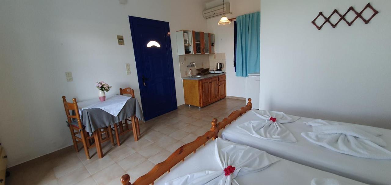 Jenny Apartments Карловаси Экстерьер фото