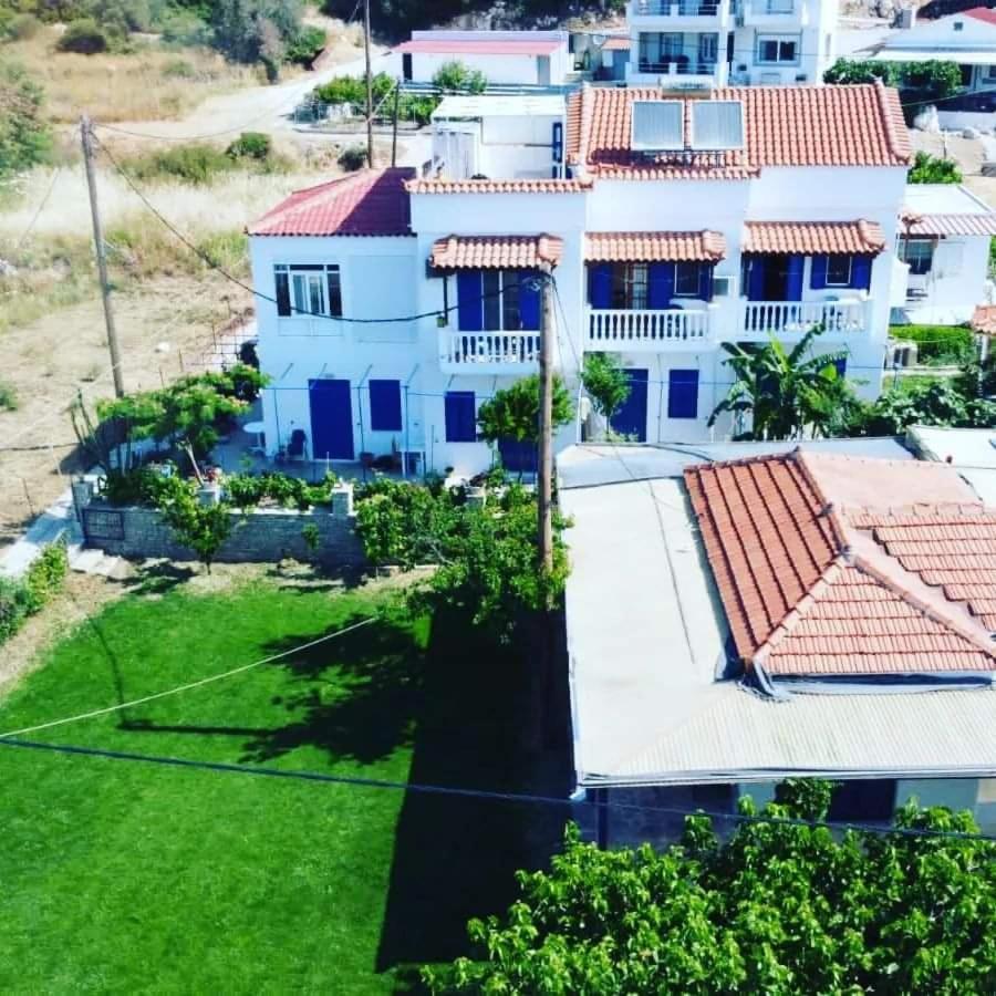 Jenny Apartments Карловаси Экстерьер фото